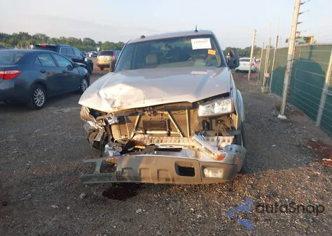 2004 Chevrolet Silverado 3500 Lt z USA, uszkodzony, nr VIN 1GCHK33244F221700